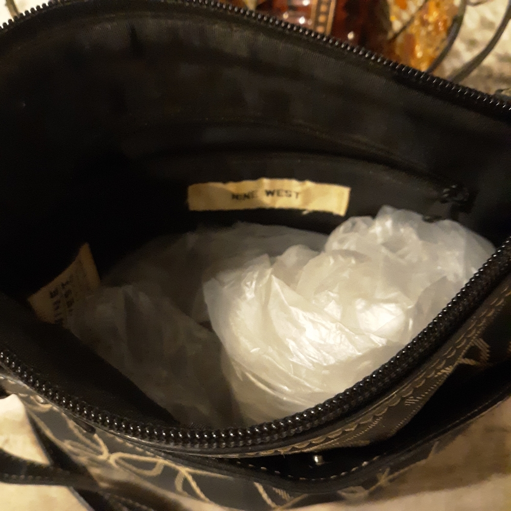 Nine West Crossbody Purse - Picture 3 of 4